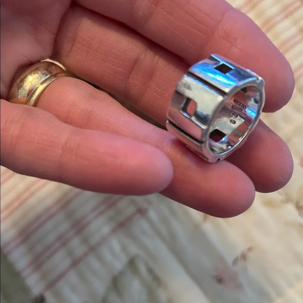 Gucci Chocolate Velvet Pouch with Silver Ring - Picture 9 of 12